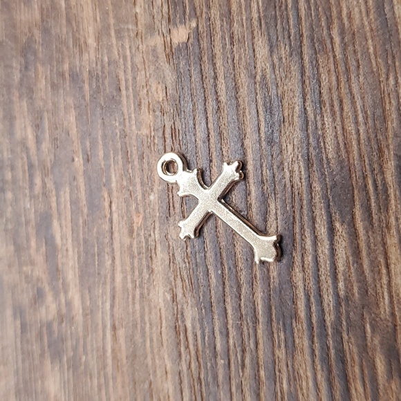 P136 vermiel cross charm pendant - Picture 2 of 2